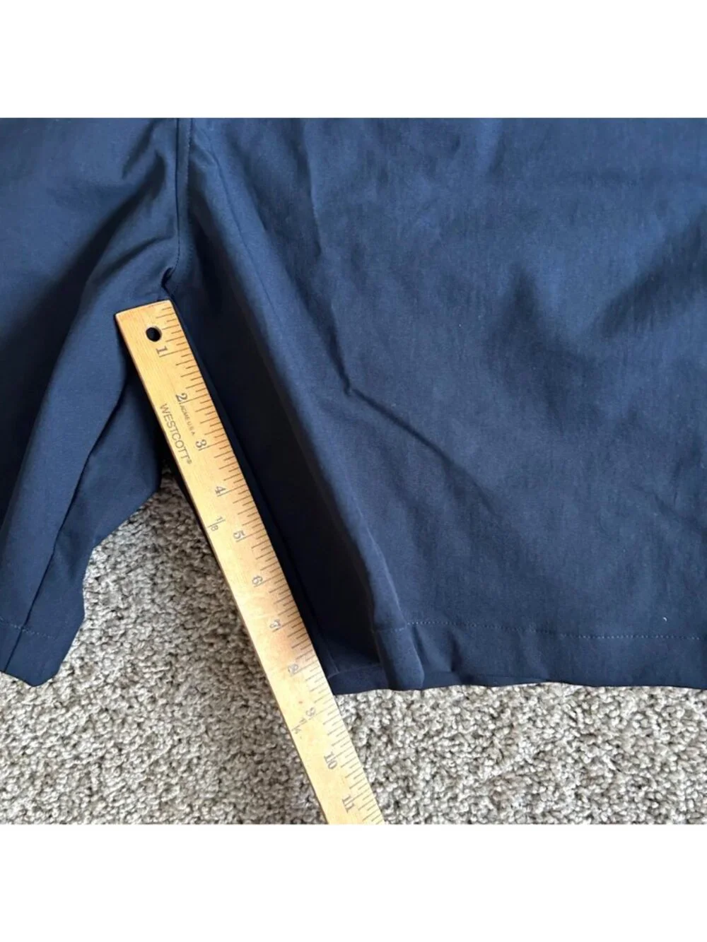 Lululemon Men's Sz 36 Relaxed Fit Twill Navy Shorts Pockets -Lightweight